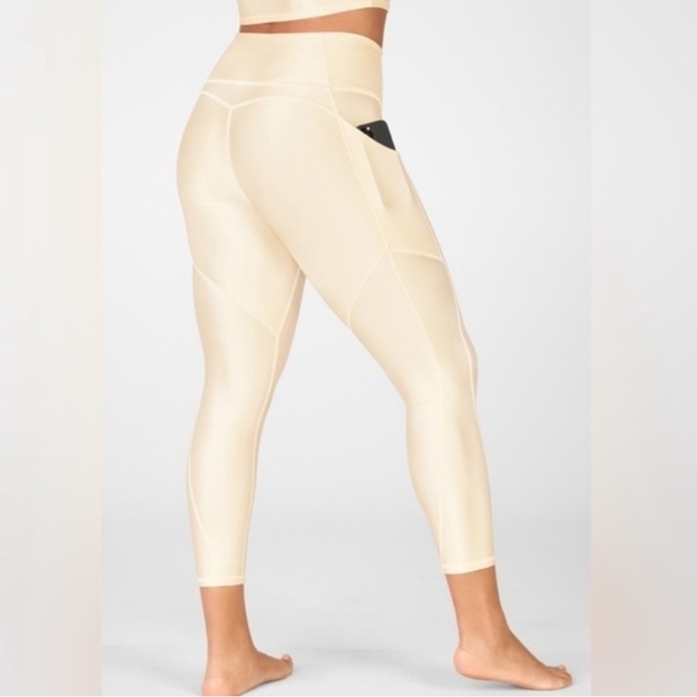 Fabletics Oasis Shine Cream High-Waisted Leggings 1X LG2147610-7341-17075